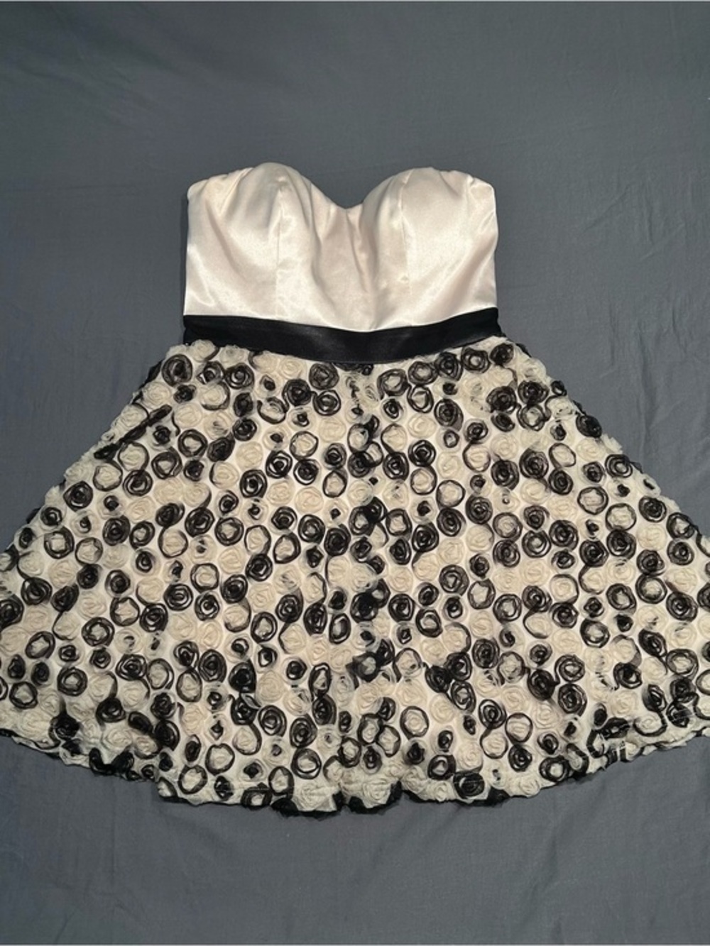 Minuet Beige & Black Strapless Homecoming Dress *see description*